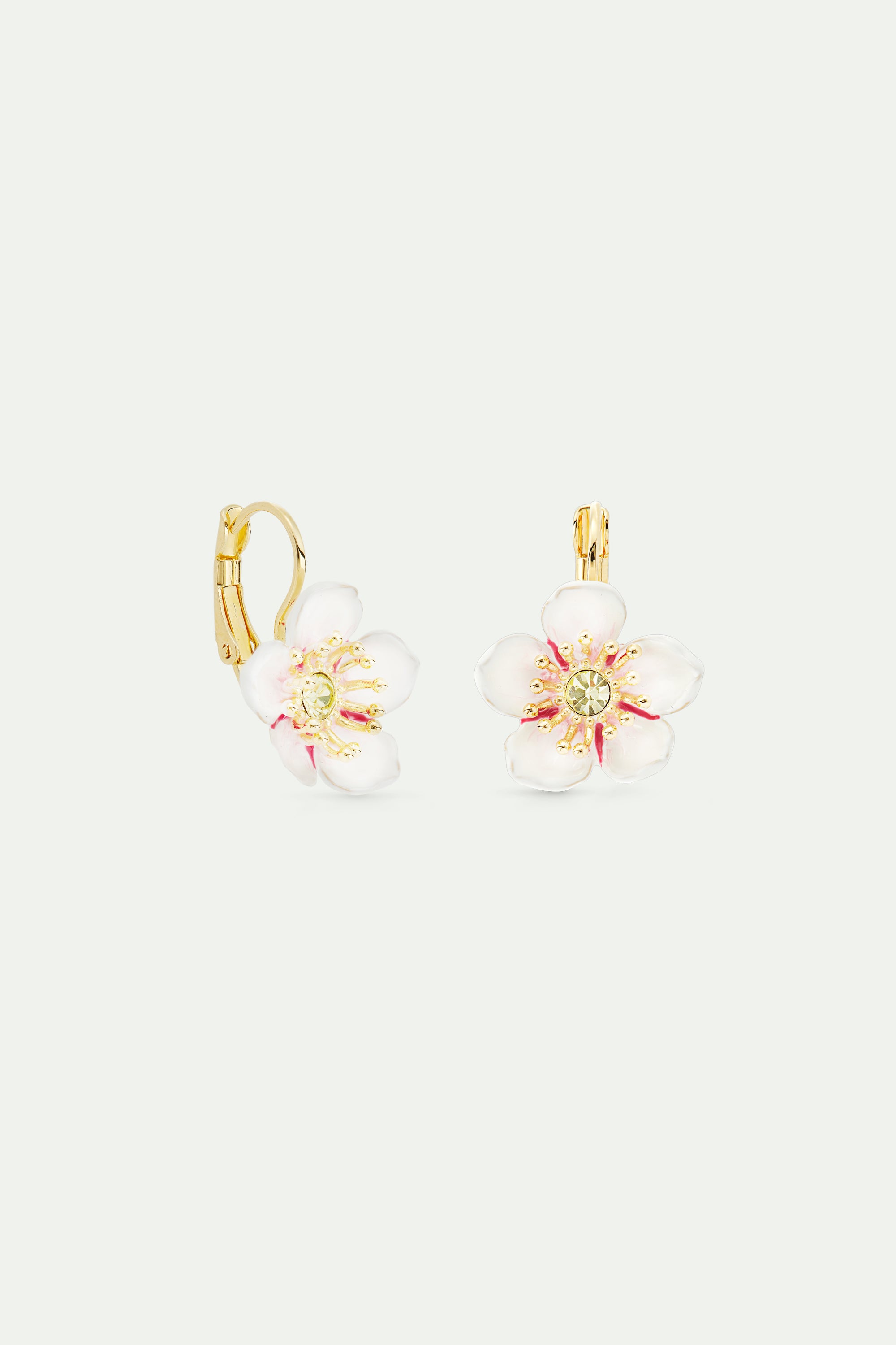 Boucles d'oreilles dormeuses fleur blanche de cerisier