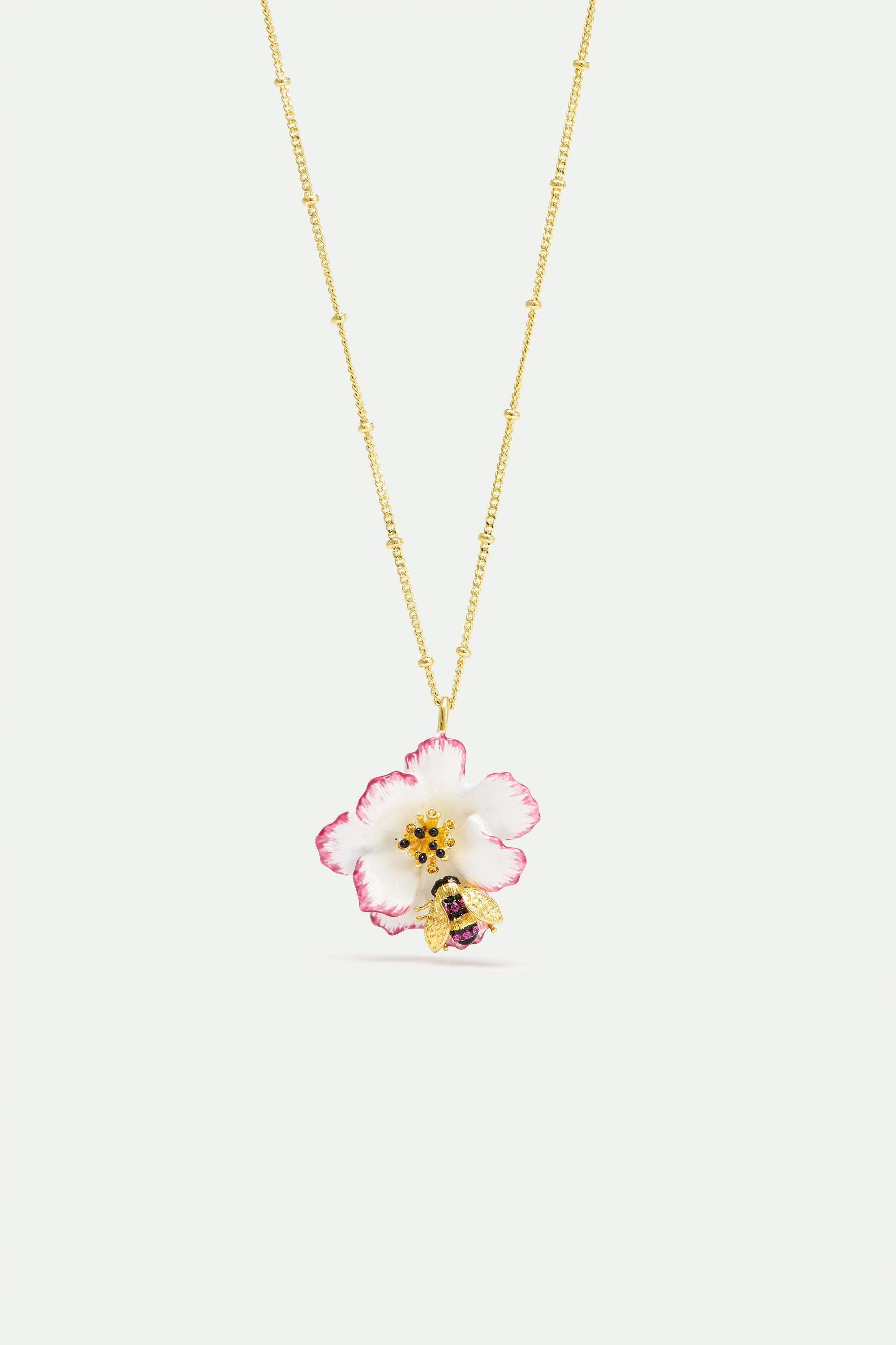 Collier pendentif cosmos blanche et rose et abeille dorée