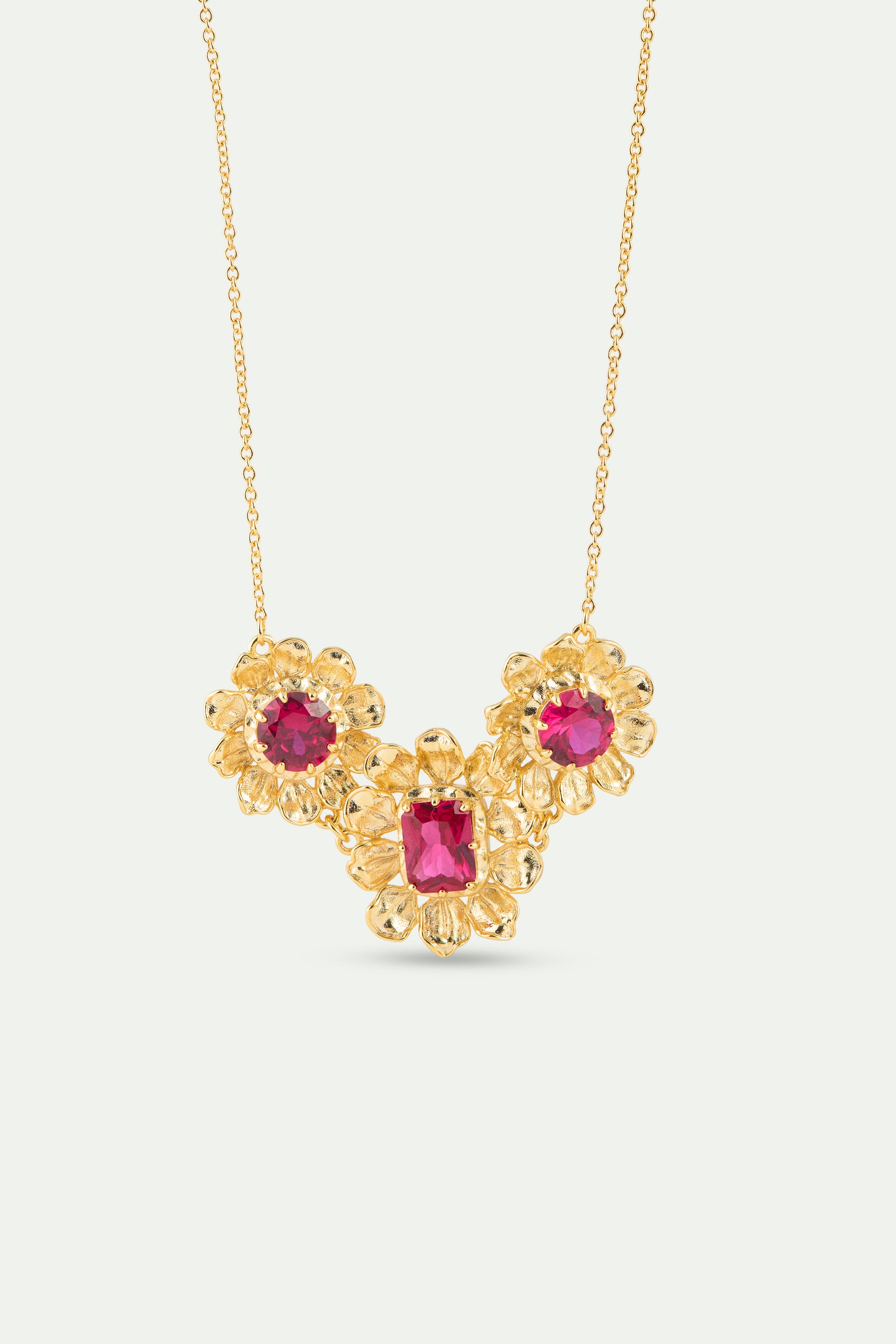 Collier plastron anémones dorées et pierres roses