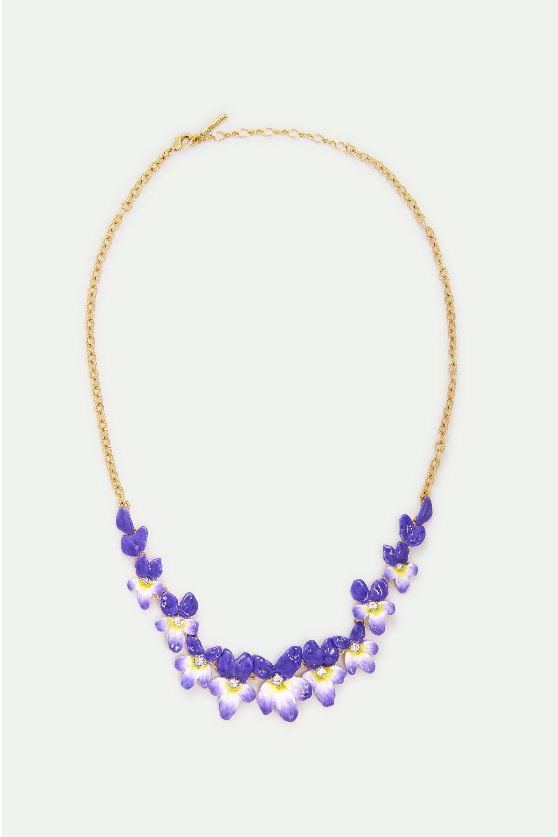 Collier plastron violettes et cristaux facettés