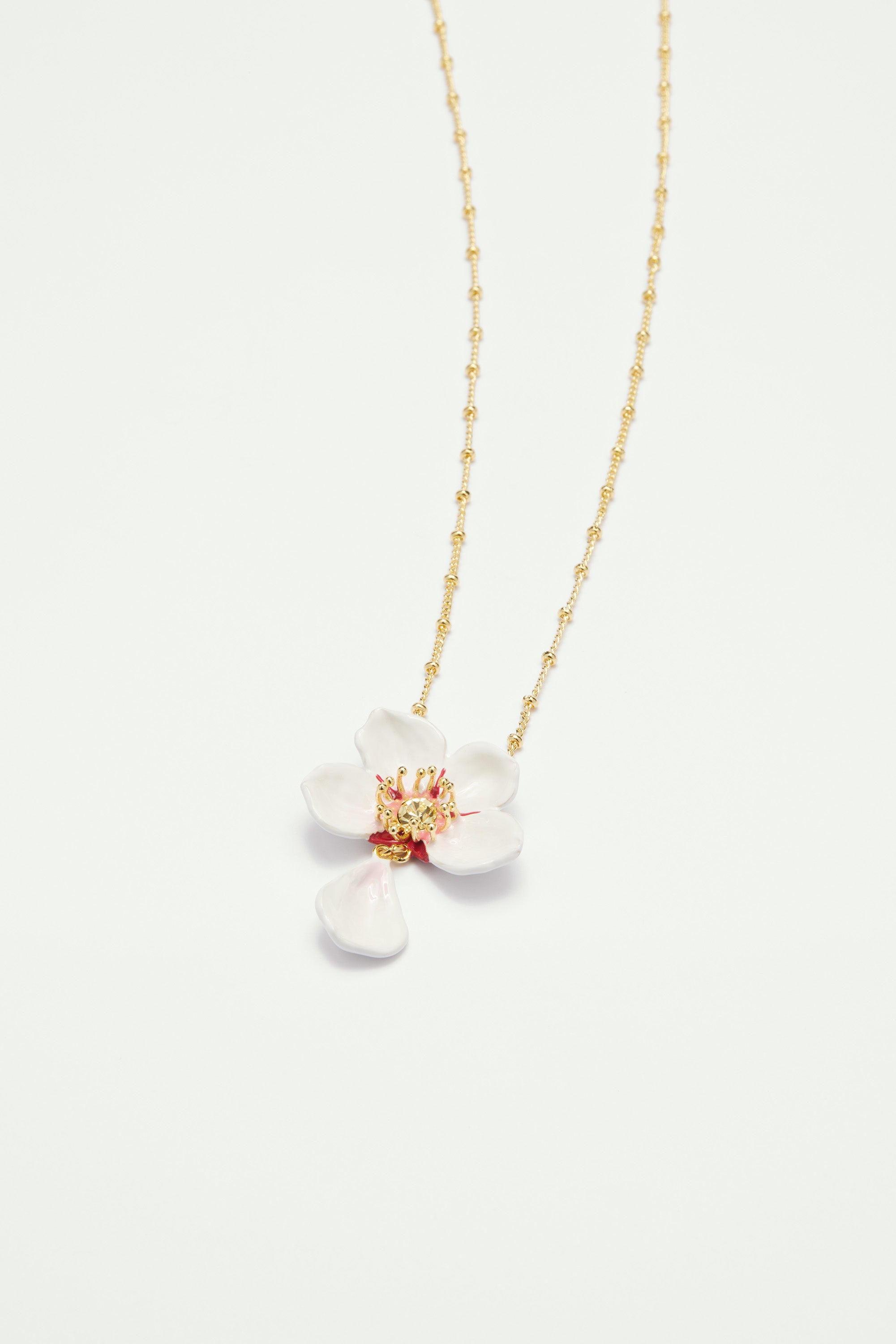 Collier pendentif fleur blanche du japon