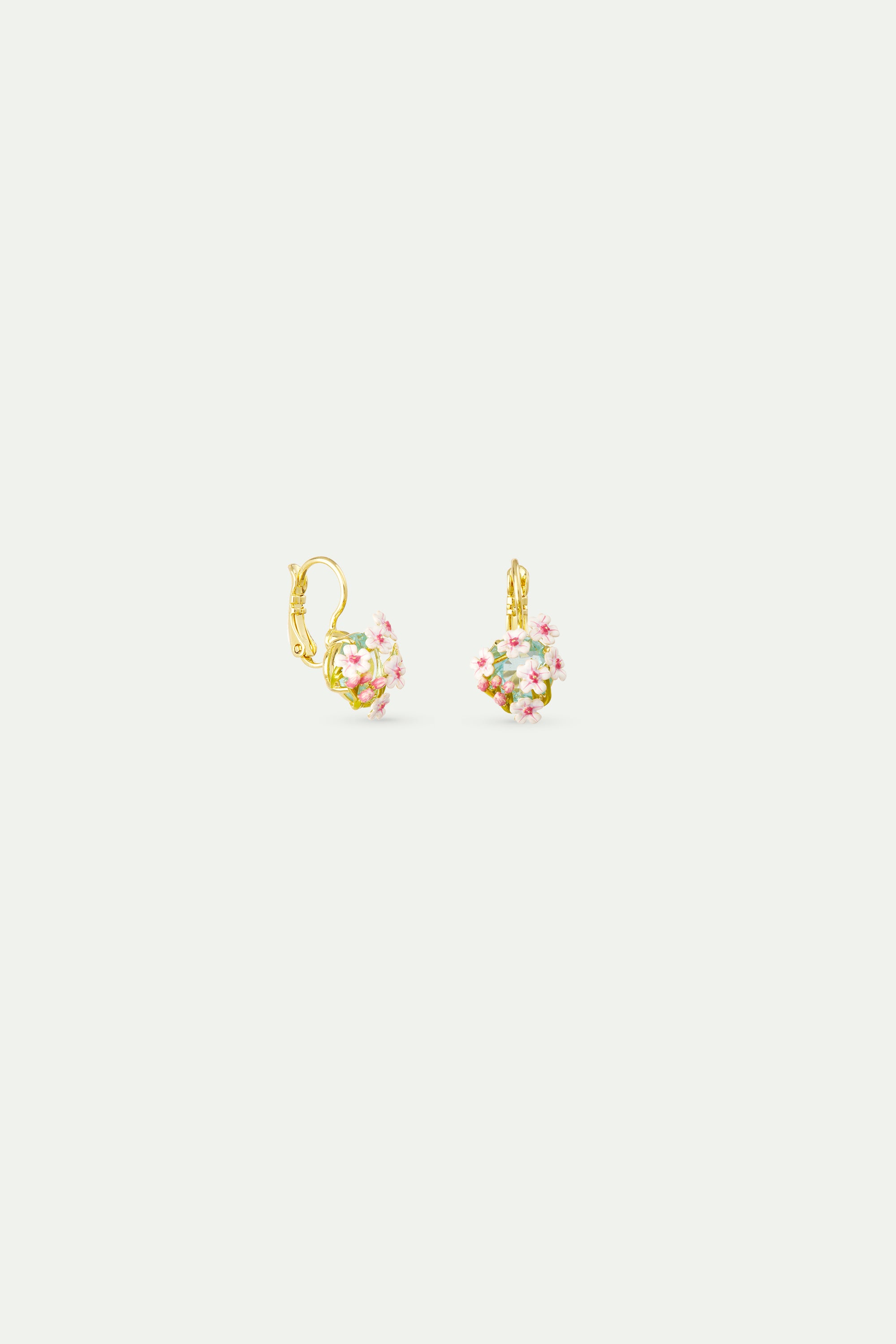 Boucles d'oreilles dormeuses pierre ronde facettée bleue et aubépines blanches et roses