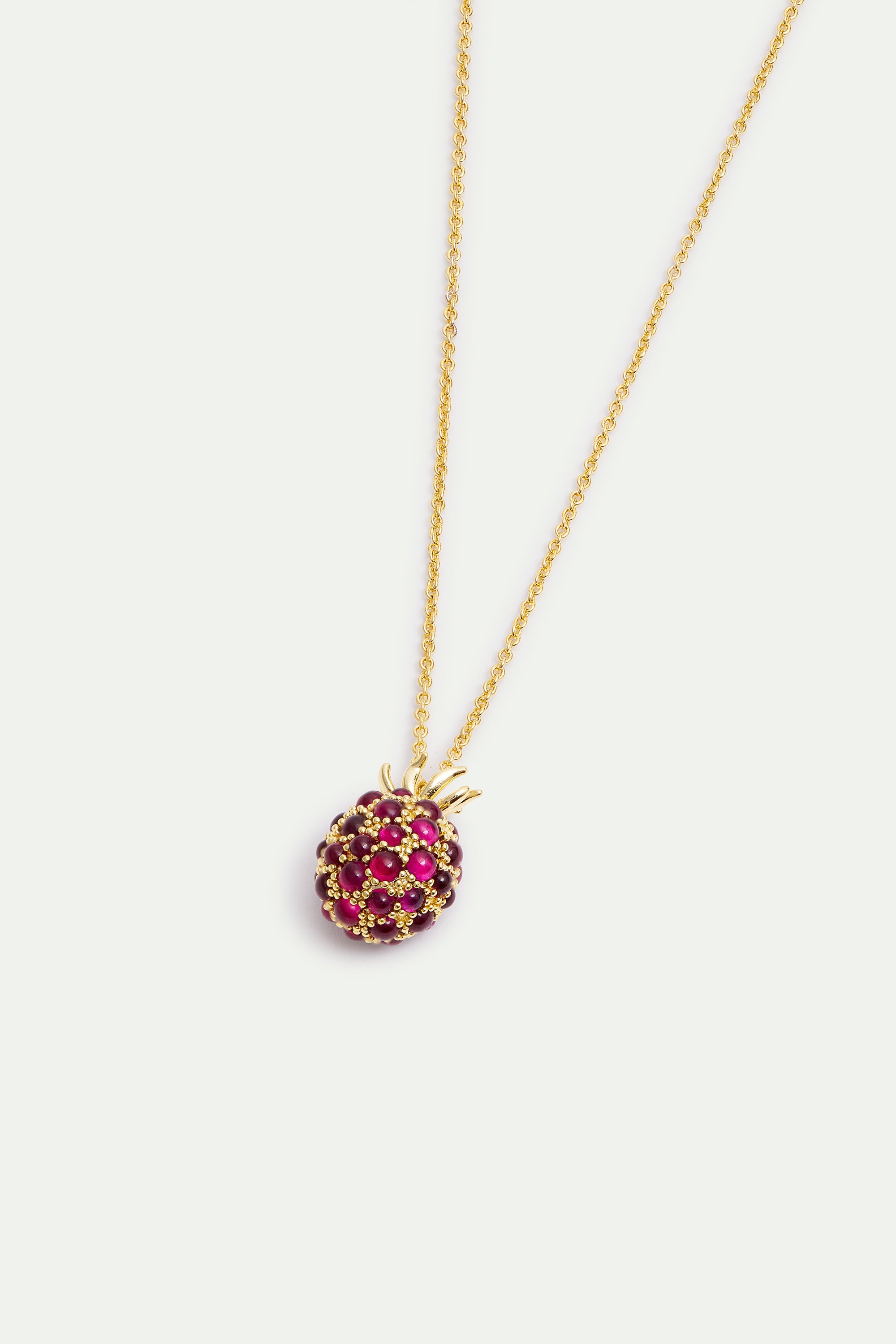 Raspberry and golden bead pendant necklace