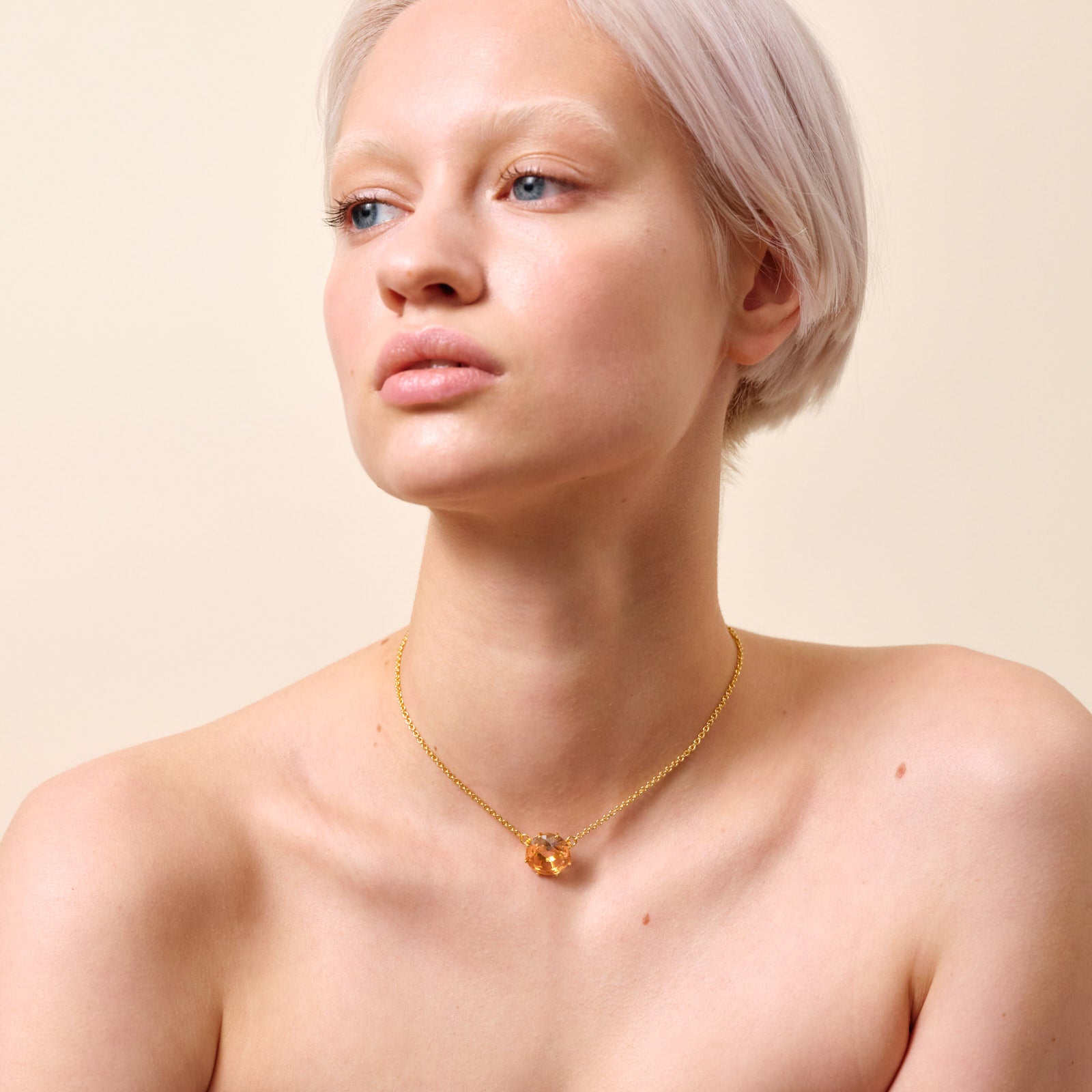 Apricot pink diamantine round stone fine necklace