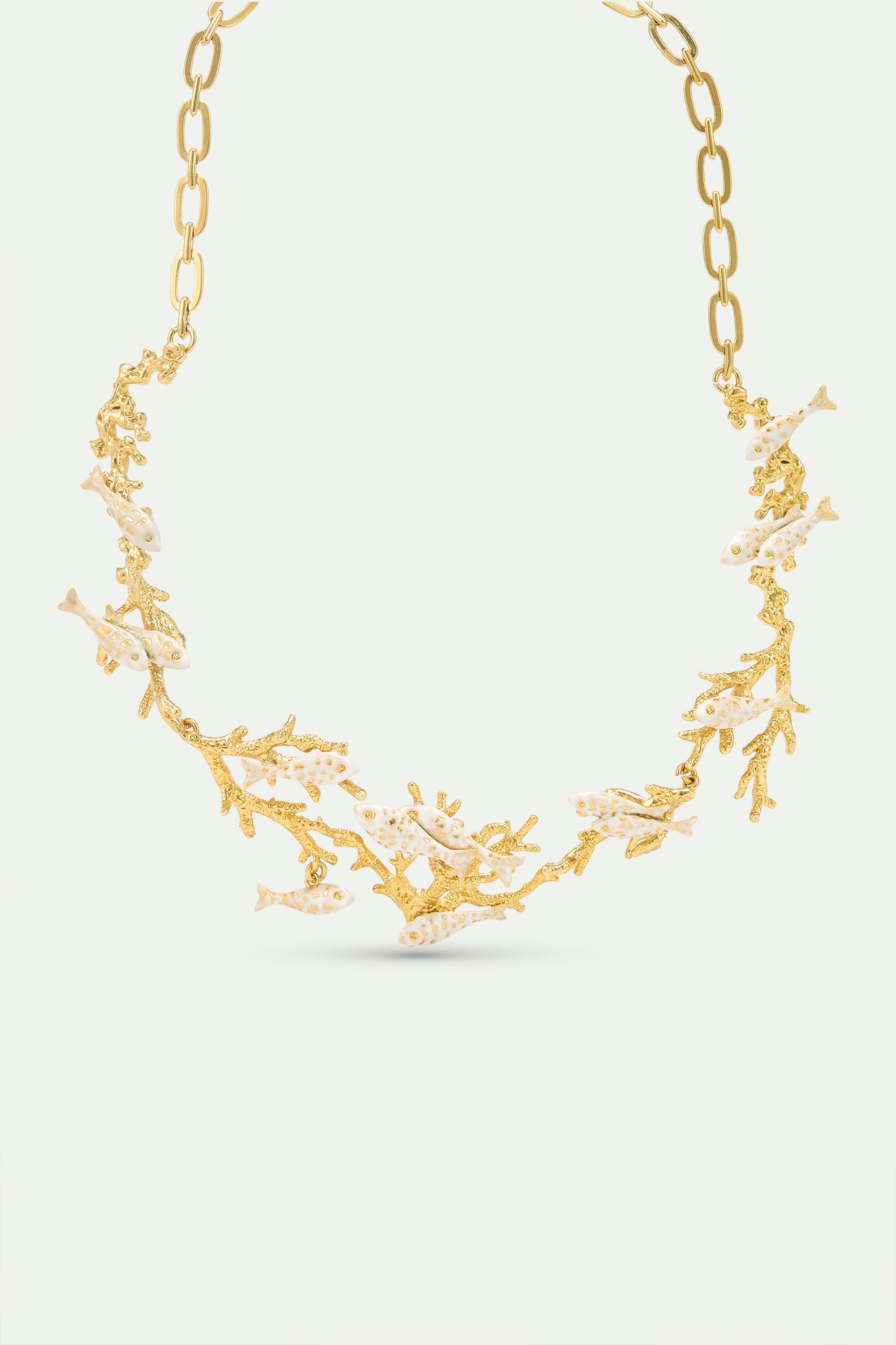 Collier plastron coraux dorés et poissons blancs