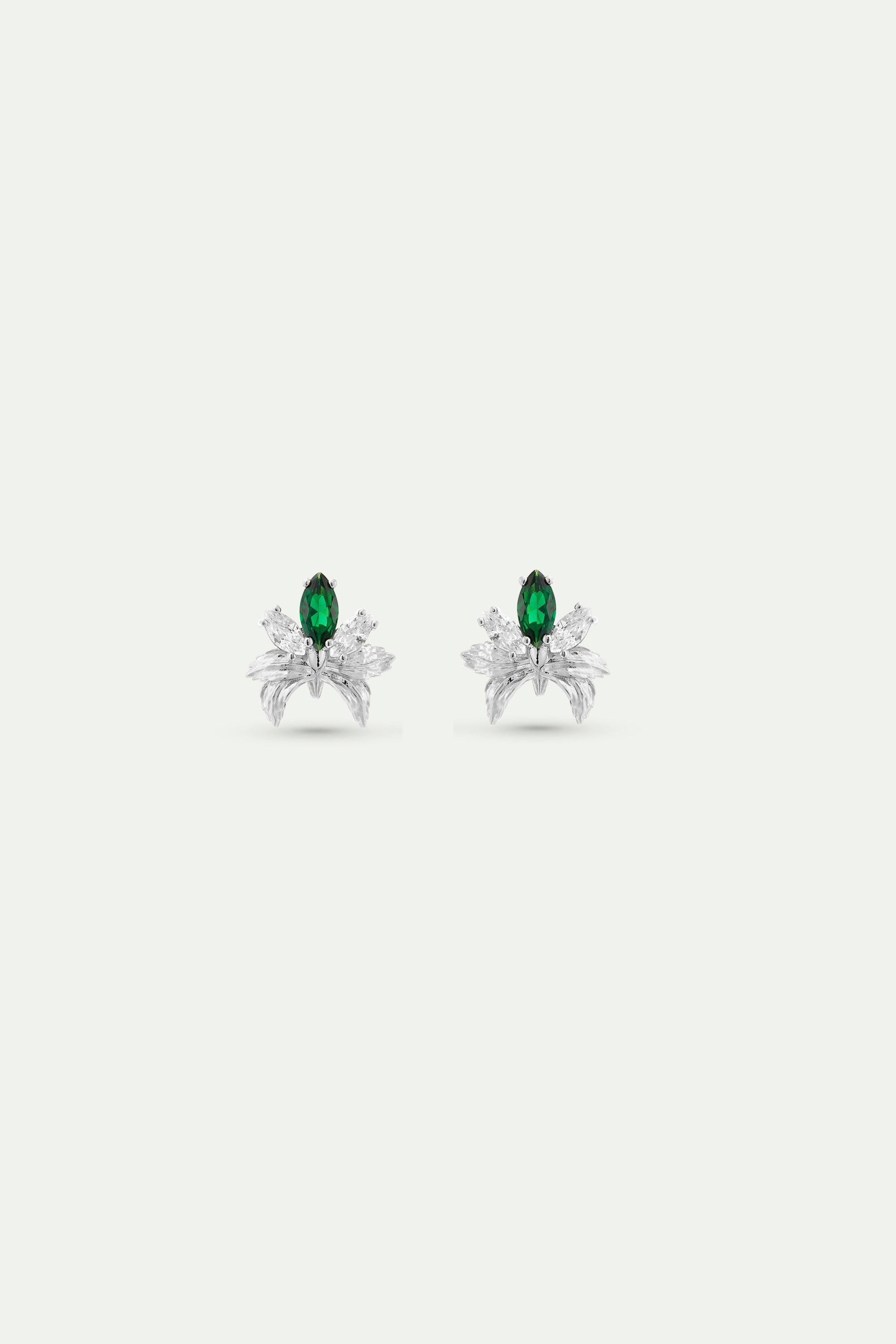 Boucles d'oreilles argentées orchidée et pierres blanches et verte